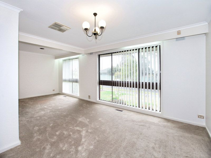 21 Tangemere Avenue, Tullamarine VIC 3043