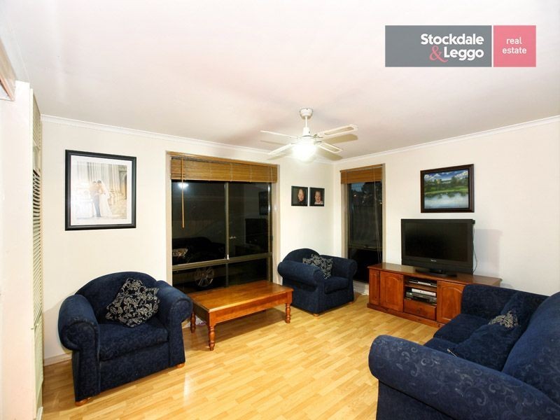 100 Lenoak Street, Gladstone Park VIC 3043