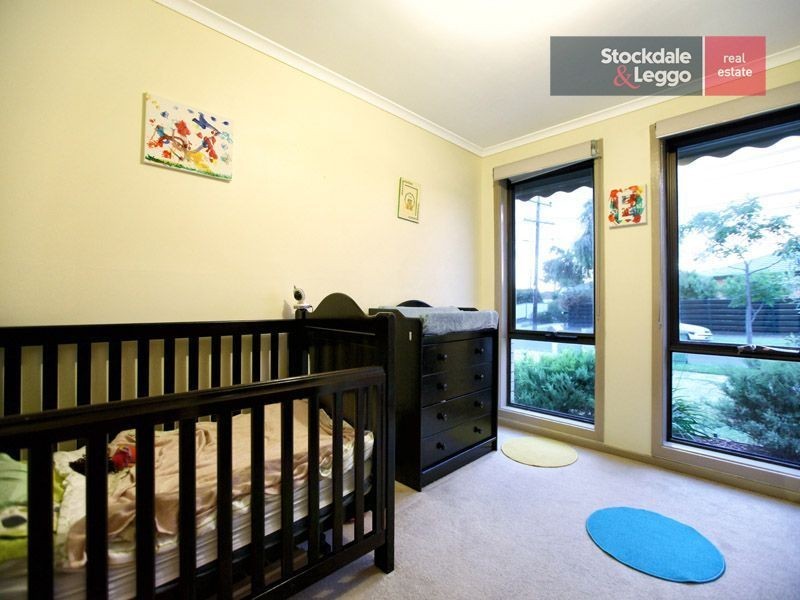 100 Lenoak Street, Gladstone Park VIC 3043