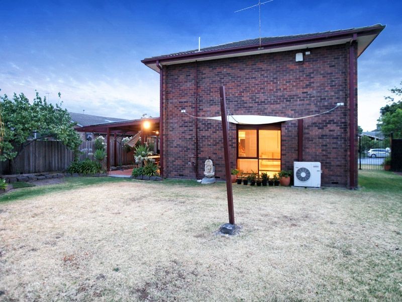 16 Arnside Crescent, Westmeadows VIC 3049