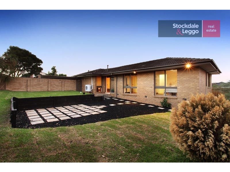 3 Banks Place, Gladstone Park VIC 3043