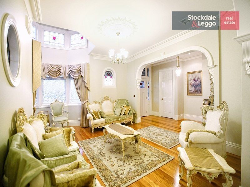 8 Clare Boulevard, Greenvale VIC 3059