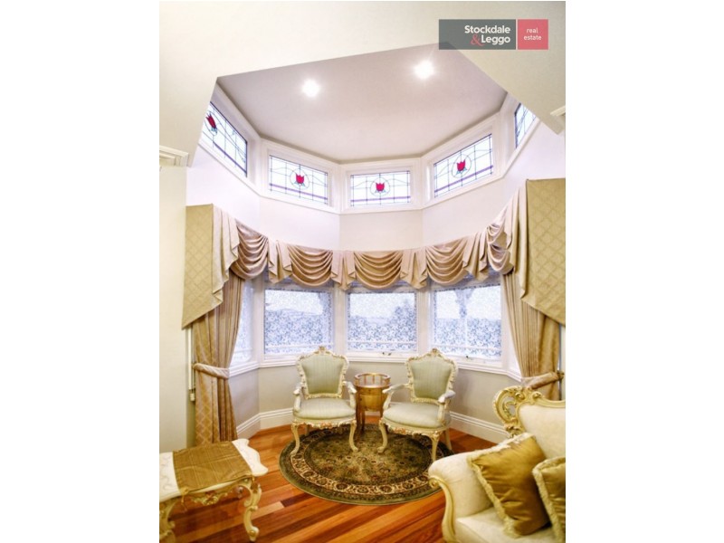 8 Clare Boulevard, Greenvale VIC 3059