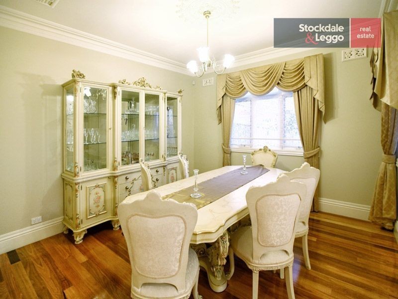 8 Clare Boulevard, Greenvale VIC 3059