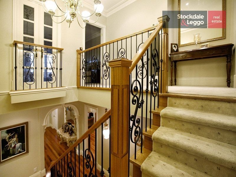 8 Clare Boulevard, Greenvale VIC 3059