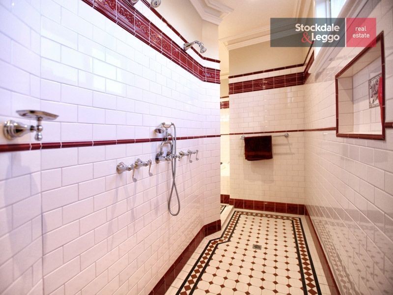 8 Clare Boulevard, Greenvale VIC 3059