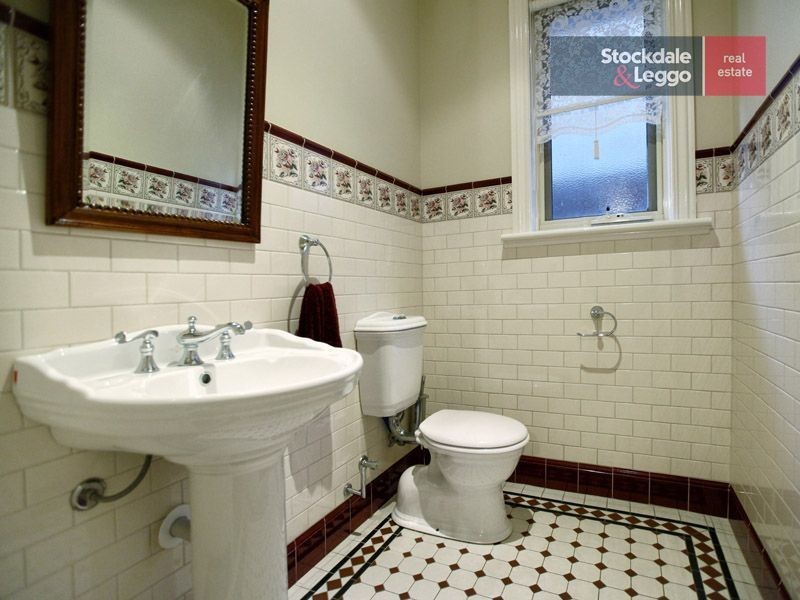 8 Clare Boulevard, Greenvale VIC 3059