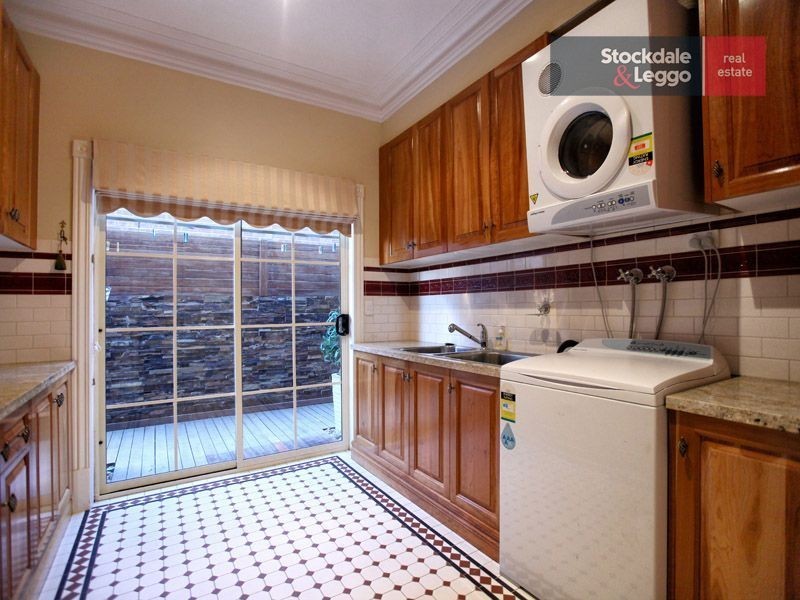 8 Clare Boulevard, Greenvale VIC 3059