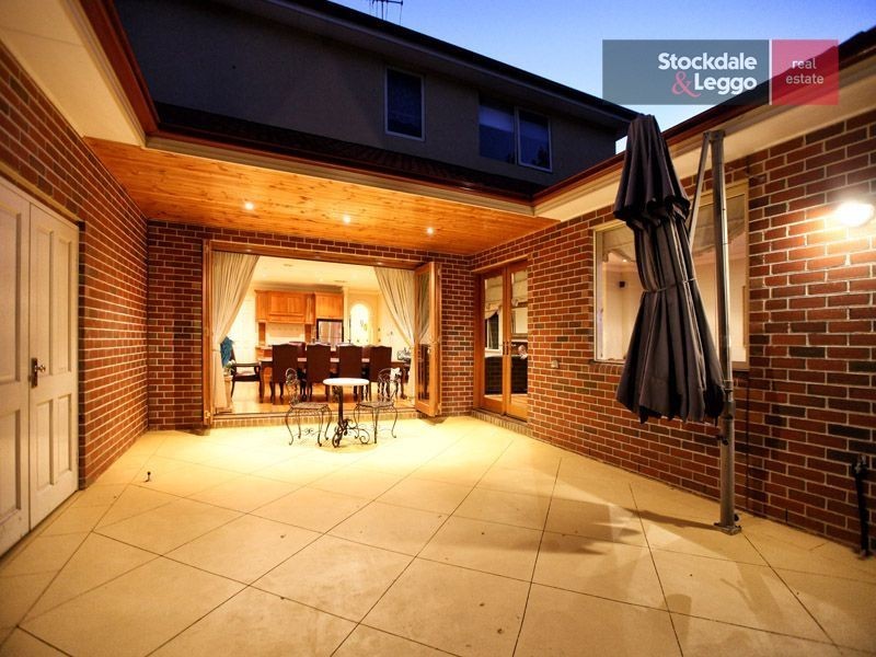 8 Clare Boulevard, Greenvale VIC 3059