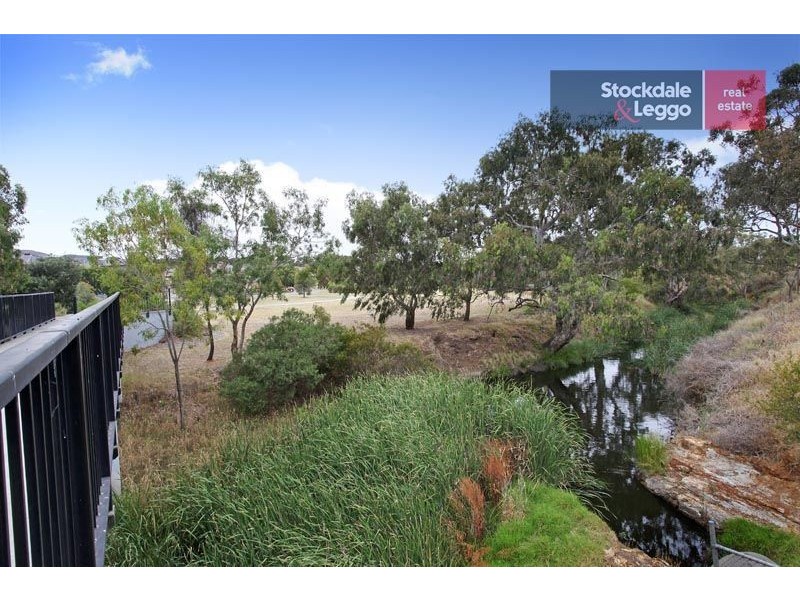 13 Beecroft Drive, Westmeadows VIC 3049