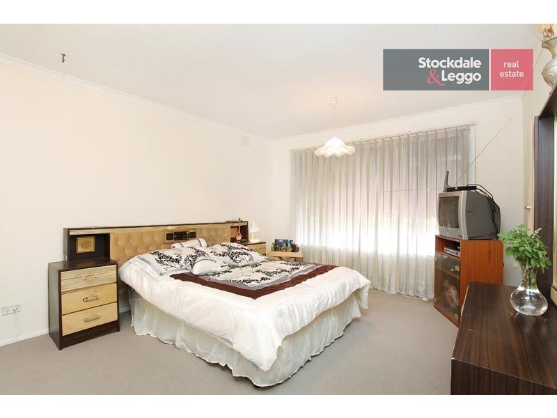 13 Beecroft Drive, Westmeadows VIC 3049