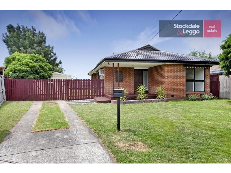 8 Koonalda Road, Gladstone Park VIC 3043