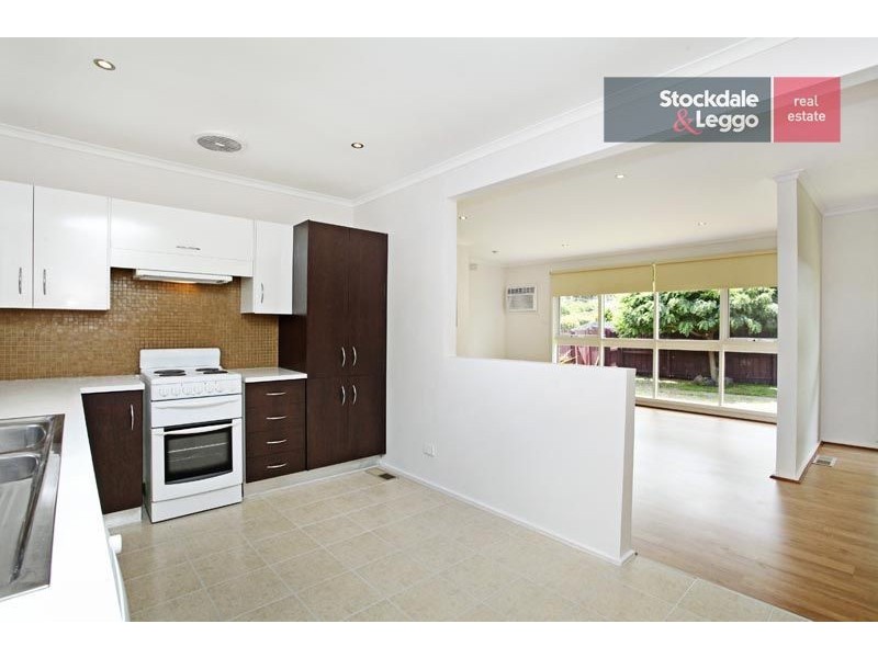 8 Koonalda Road, Gladstone Park VIC 3043