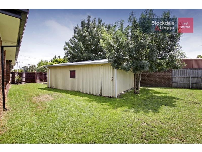 8 Koonalda Road, Gladstone Park VIC 3043