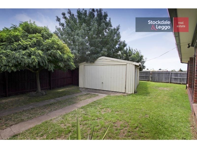 8 Koonalda Road, Gladstone Park VIC 3043