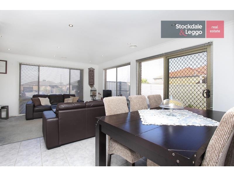 15 Tigris Court, Roxburgh Park VIC 3064