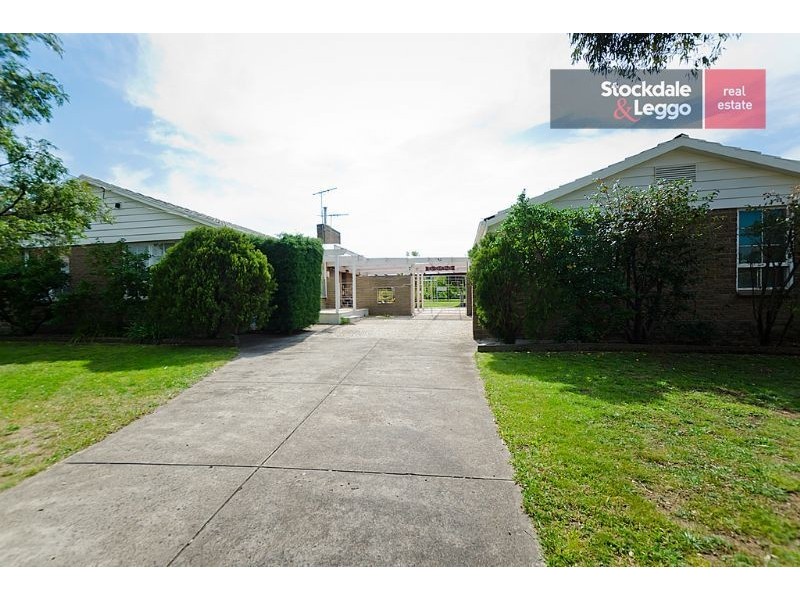 52 Banksia Grove, Tullamarine VIC 3043