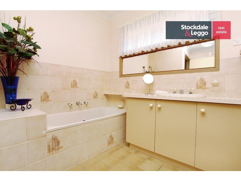 10 Arjay Court, Westmeadows VIC 3049