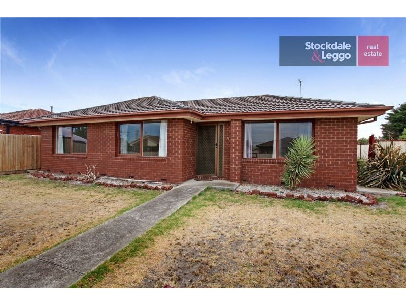 15 Gabrielle Crescent, Gladstone Park VIC 3043