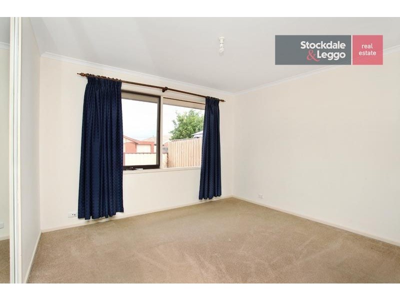 15 Gabrielle Crescent, Gladstone Park VIC 3043