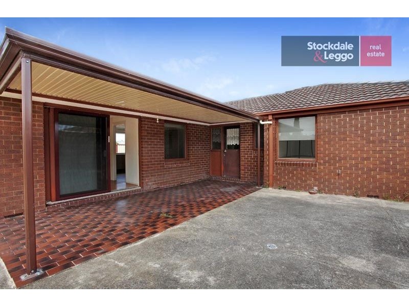 15 Gabrielle Crescent, Gladstone Park VIC 3043