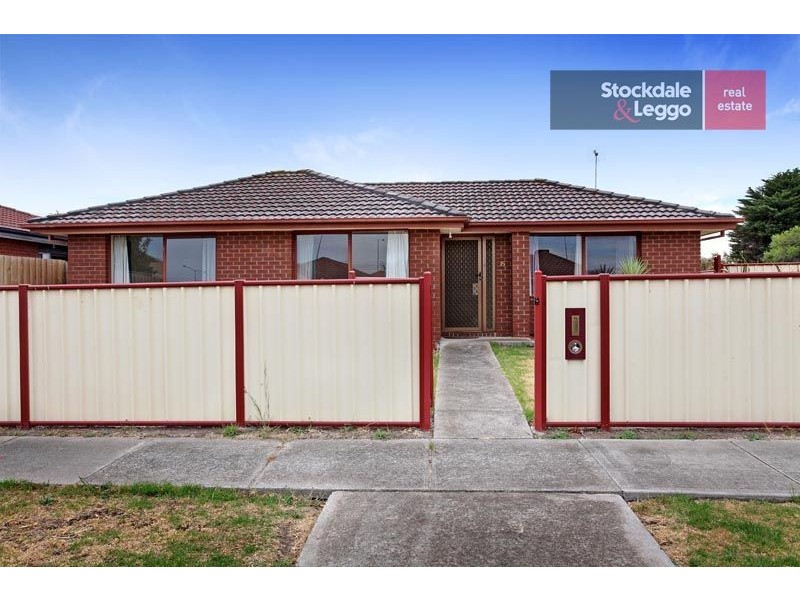 15 Gabrielle Crescent, Gladstone Park VIC 3043
