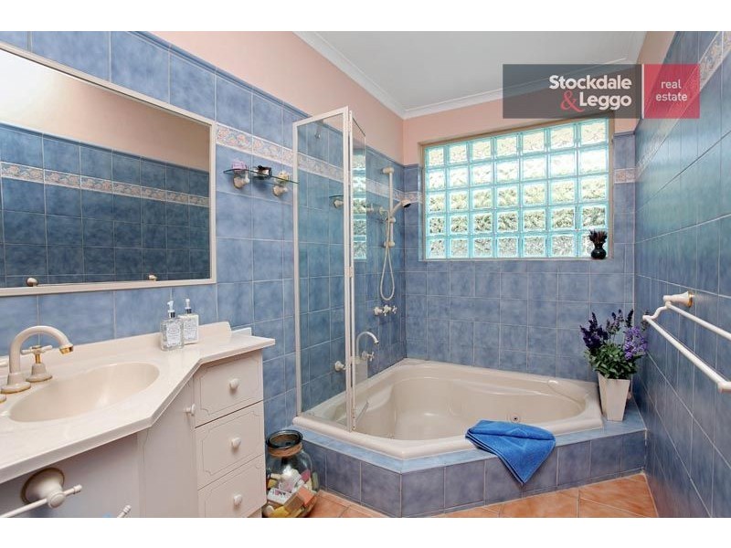 109 Carrick Drive, Gladstone Park VIC 3043