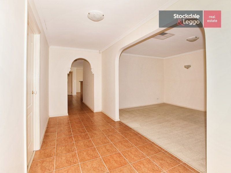 6 Stranraer Close, Greenvale VIC 3059