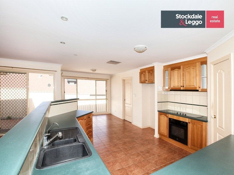 6 Stranraer Close, Greenvale VIC 3059