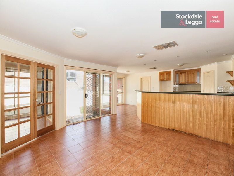 6 Stranraer Close, Greenvale VIC 3059