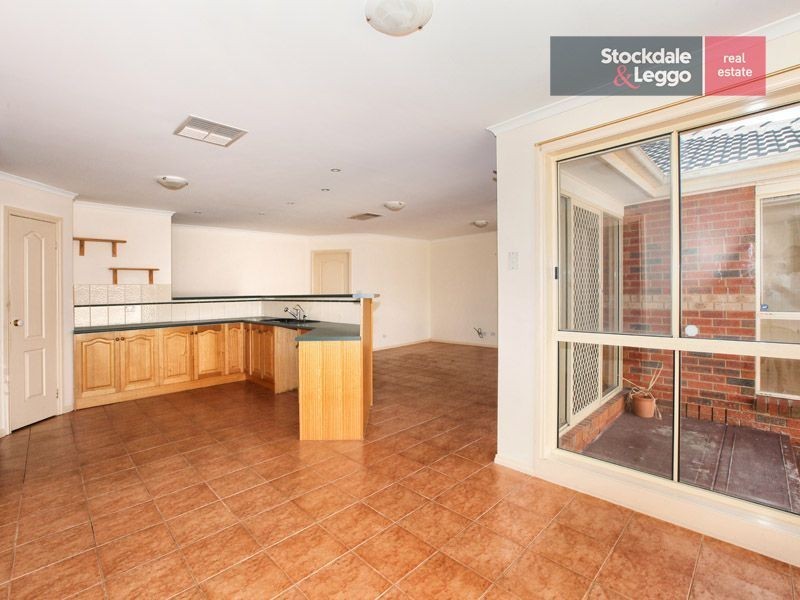 6 Stranraer Close, Greenvale VIC 3059