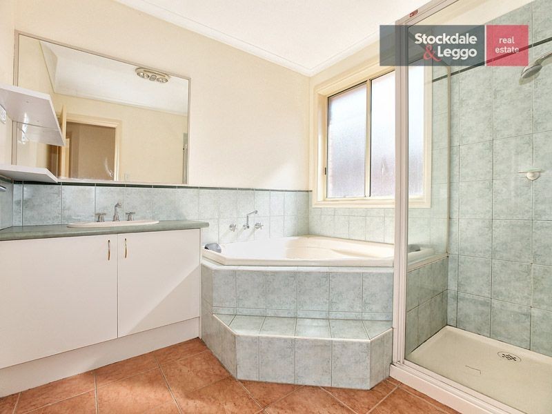 6 Stranraer Close, Greenvale VIC 3059