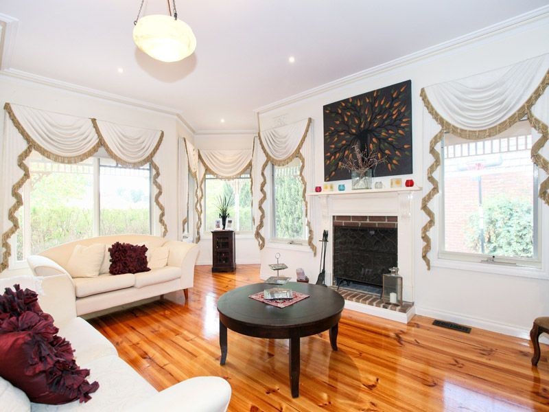 2 Manhattan Court, Greenvale VIC 3059