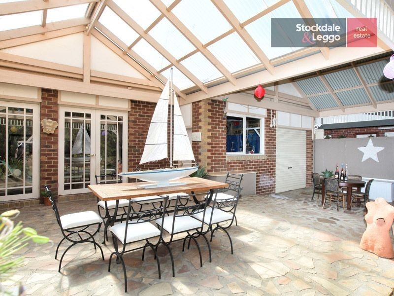 2 Manhattan Court, Greenvale VIC 3059