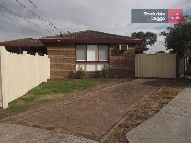 13 Midway Close, Gladstone Park VIC 3043