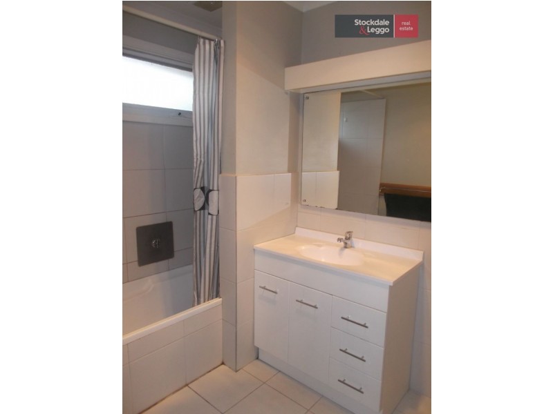 13 Midway Close, Gladstone Park VIC 3043