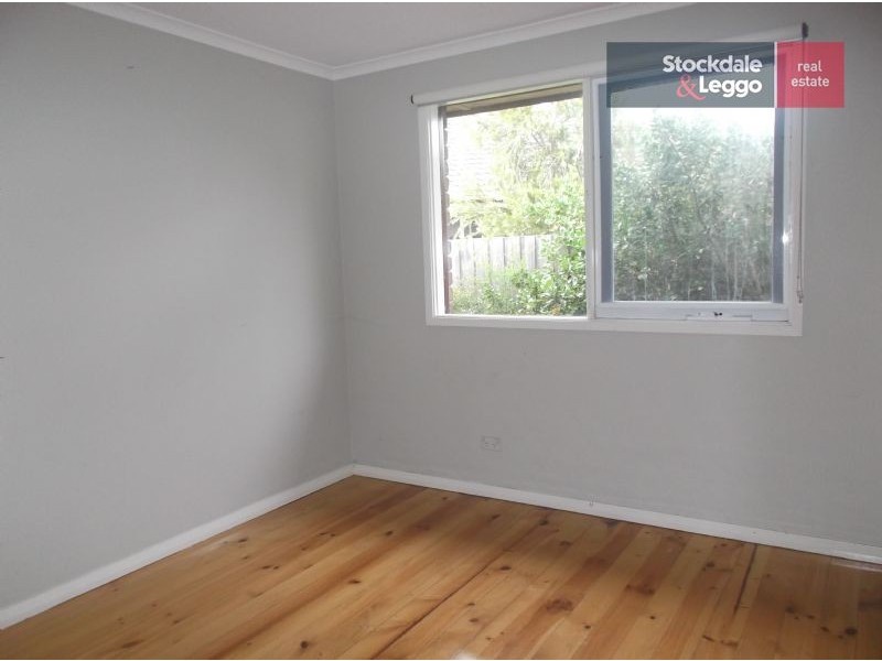 13 Midway Close, Gladstone Park VIC 3043