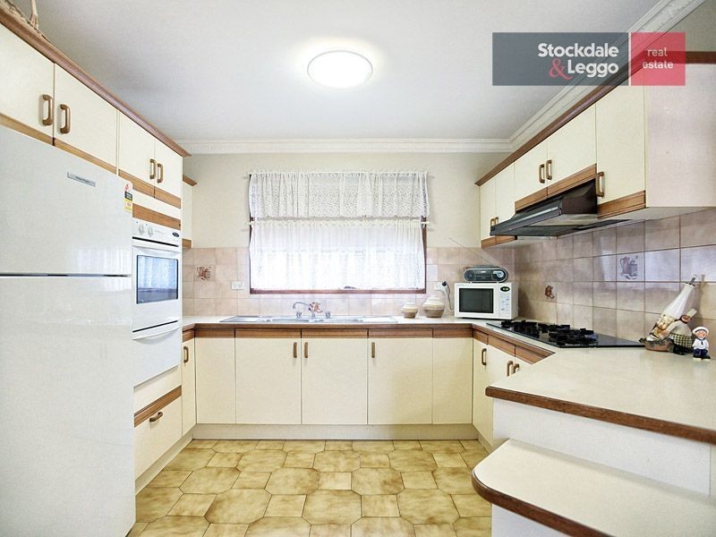 1/38 Gabrielle Crescent, Gladstone Park VIC 3043