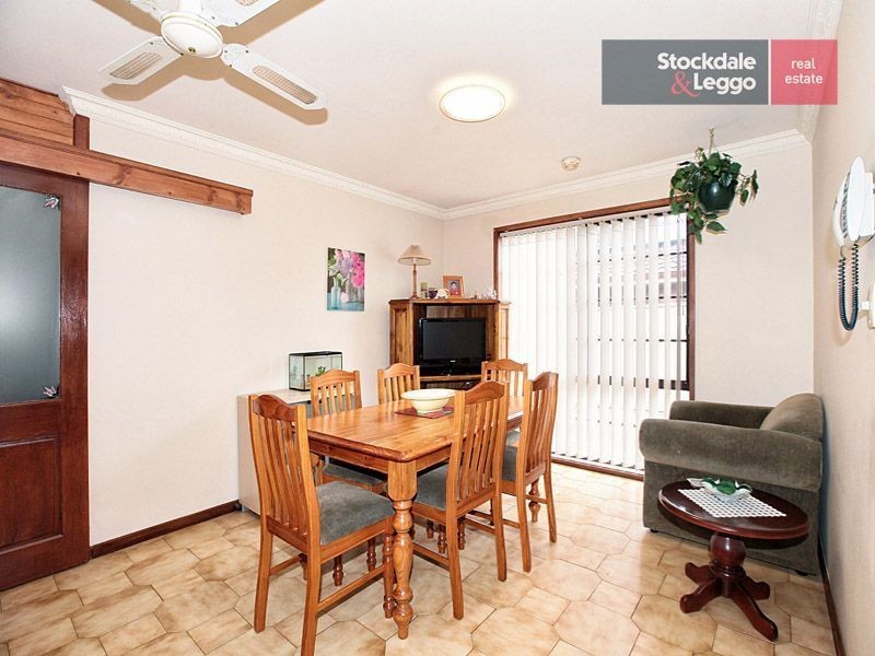 1/38 Gabrielle Crescent, Gladstone Park VIC 3043