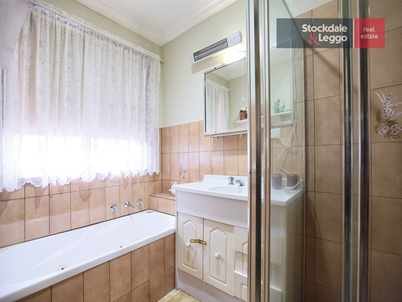 1/38 Gabrielle Crescent, Gladstone Park VIC 3043