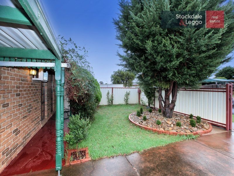 1/38 Gabrielle Crescent, Gladstone Park VIC 3043