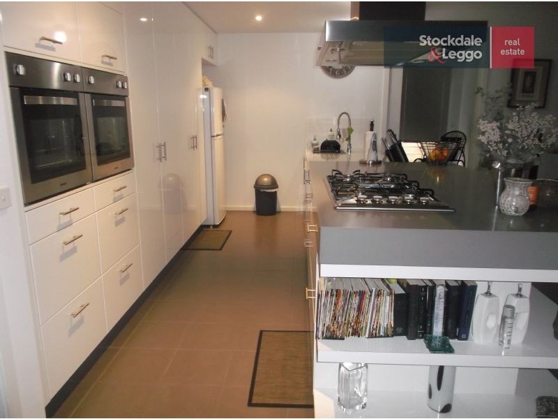 4 Stranraer Close, Greenvale VIC 3059