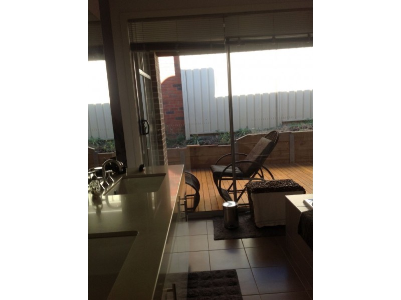 4 Stranraer Close, Greenvale VIC 3059