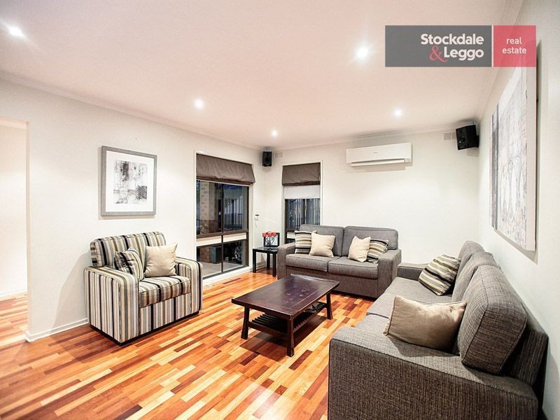 9 Cassandra Drive, Gladstone Park VIC 3043