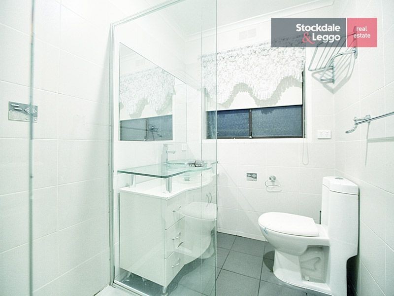 9 Cassandra Drive, Gladstone Park VIC 3043