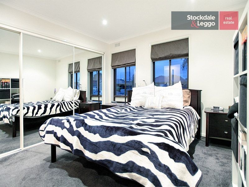 9 Cassandra Drive, Gladstone Park VIC 3043