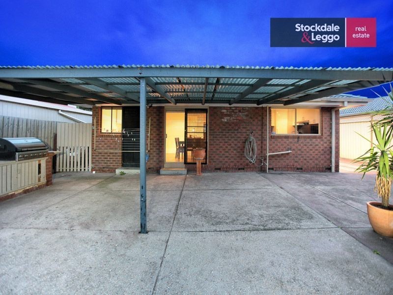 9 Cassandra Drive, Gladstone Park VIC 3043