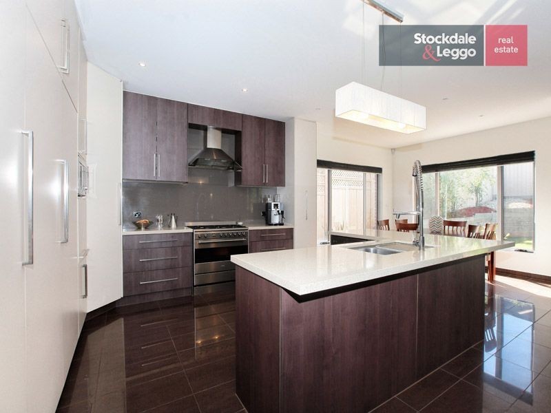 24 Clare Boulevard, Greenvale VIC 3059