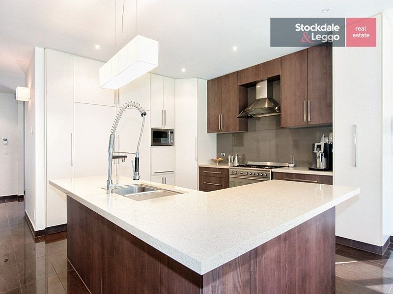 24 Clare Boulevard, Greenvale VIC 3059