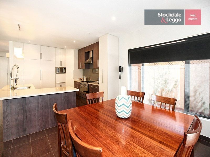 24 Clare Boulevard, Greenvale VIC 3059